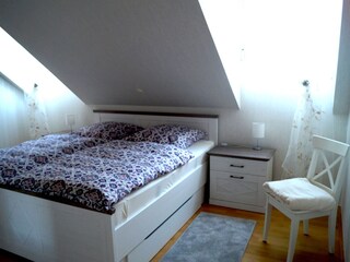 Schlafzimmer 1