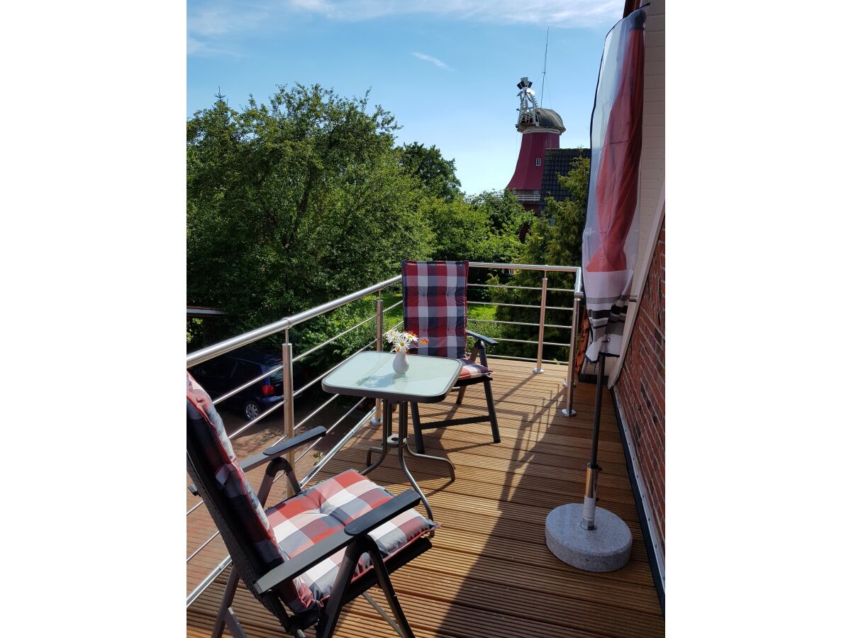 Balkon mit Blick auf eine der Zwillingsmühlen