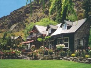 Holiday house Cherry Tree House, Trelawn Place - Queenstown - image1