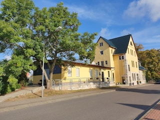 Der alte Bahnhof mit Güterschuppen