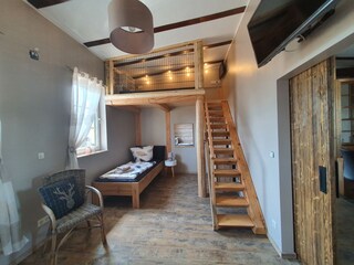 Schlafzimmer Nr.2 mit 2 Einzelbetten und Hochbett
