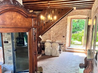 Eingang, Esszimmer und Tür zum Park