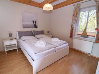 Schlafzimmer im Untergeschoss