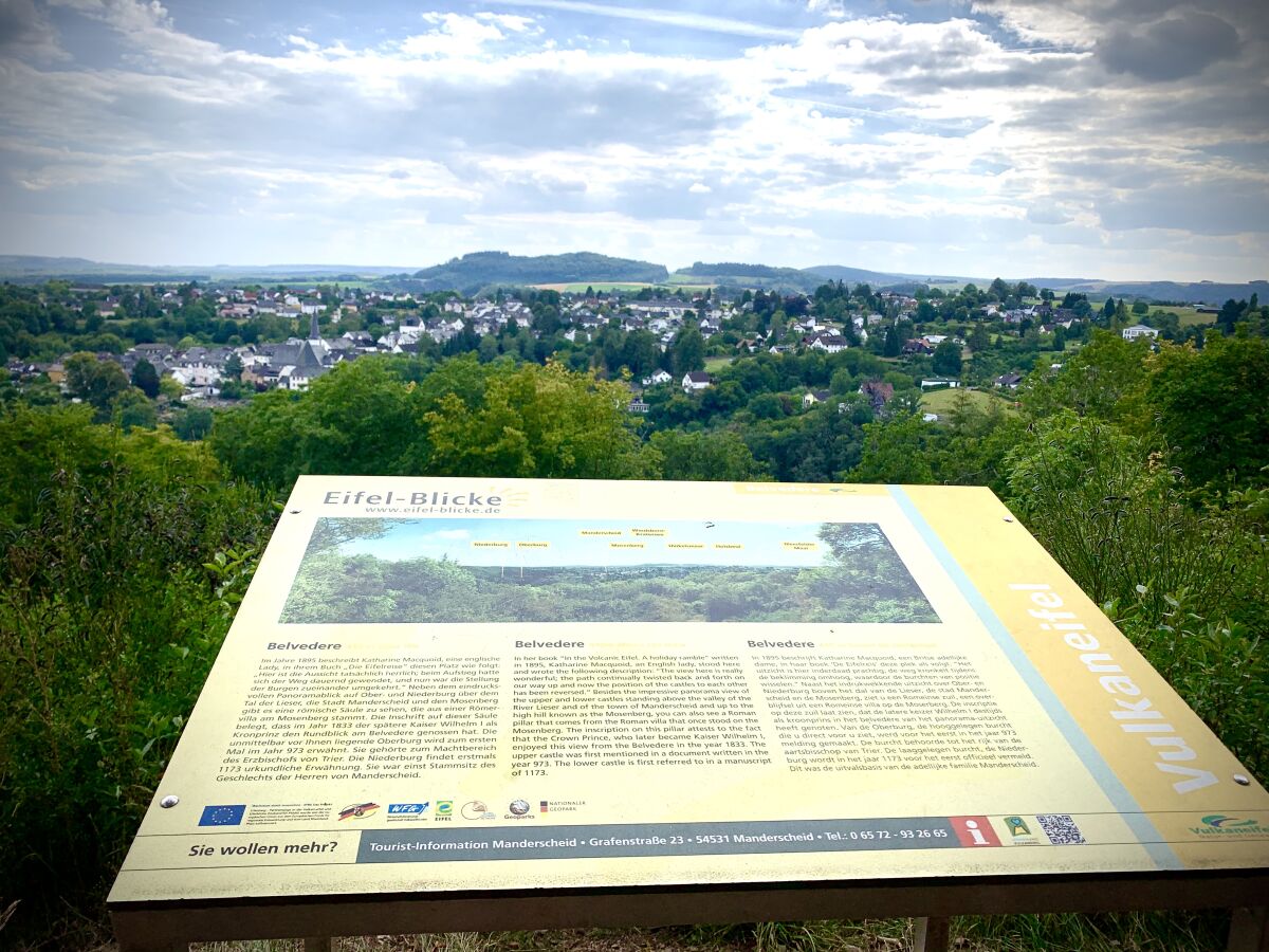 Wunderschön dieser Ausblick von Belvedere auf Mandersch