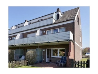 Die Fewo  im 1 OG, rechts. Großer Balkon..