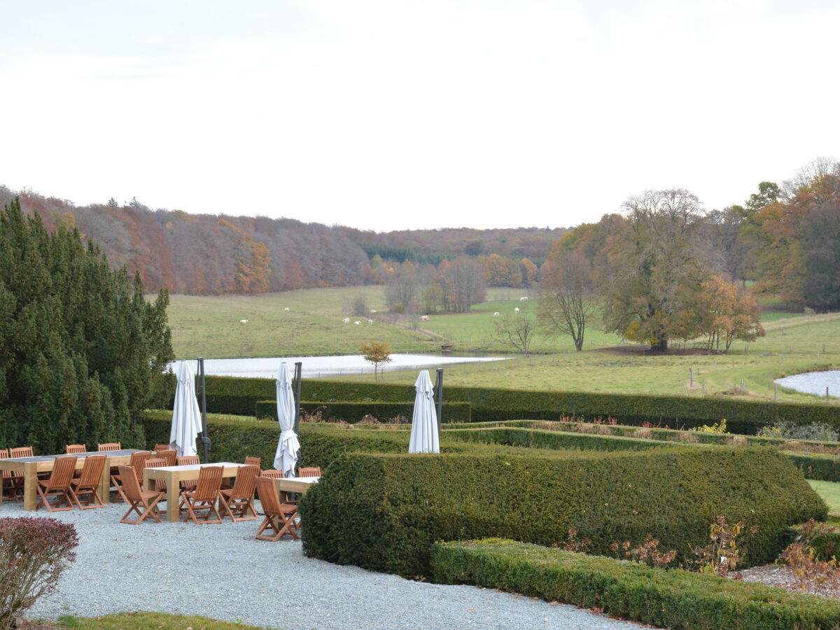 Schloss Saint-Hubert Außenaufnahme 3