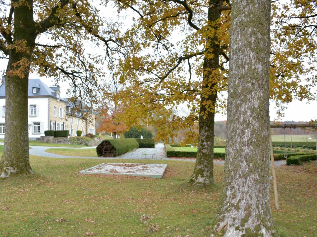 Schloss Saint-Hubert Außenaufnahme 4