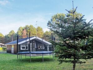 Ferienhaus 6 person holiday home in Rødby