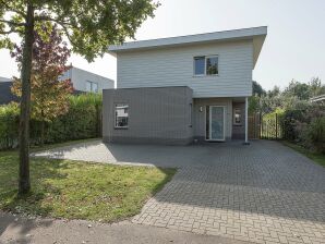 Ferienhaus Luxusvilla in Harderwijk mit Garten