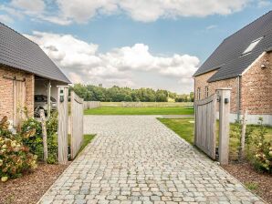 Landhaus Ruhige Villa in Peer mit Terrasse - Peer - image1