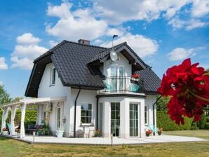 Komfortable Villa in Jezyce mit Holzkohlegrill - Darlowo - image1