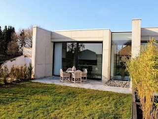 Villa Visé Outdoor Recording 14