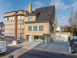 Holiday house Elegant Holiday Home in De Panne with Sauna - De Panne - image1