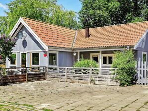 4 Personen Ferienhaus in Store Fuglede - Bjerge Strand - image1