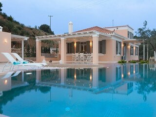 Villa Kranidi Buitenaudio-opname 1