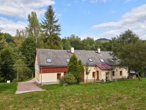 Ferienhaus Ferienwohnung in Lampertice mit Schwimmbad - Zacler - image1