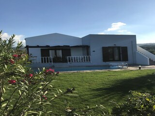 Villa Kirianna Buitenaudio-opname 14