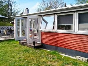 4 Personen Ferienhaus in Glesborg - Fjellerup Strand - image1