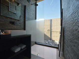 Villa Visé Features 29