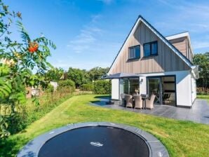 Ferienhaus Luxuriös eingerichtete Villa mit Infrarotsauna und Whirlpool, de Koog auf Texel - Den Burg - image1