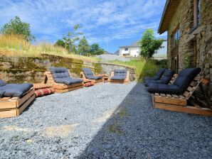 Vakantiehuis Gezellige boerderij in de Ardennen met recreactieruimte - Amel - image1