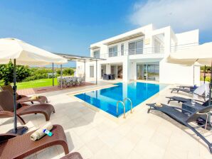 Geräumige Villa auf Kreta mit Pool und Sonnenschirm - Chorafakia - image1