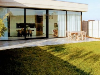 Villa Visé Outdoor Recording 12