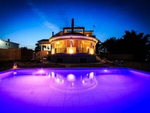 Grand villa on top of a hill with private pool - Sarakinado - image1