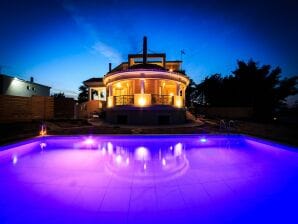 Grand villa on top of a hill with private pool - Sarakinado - image1