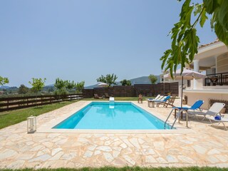 Villa Sarakinado  48