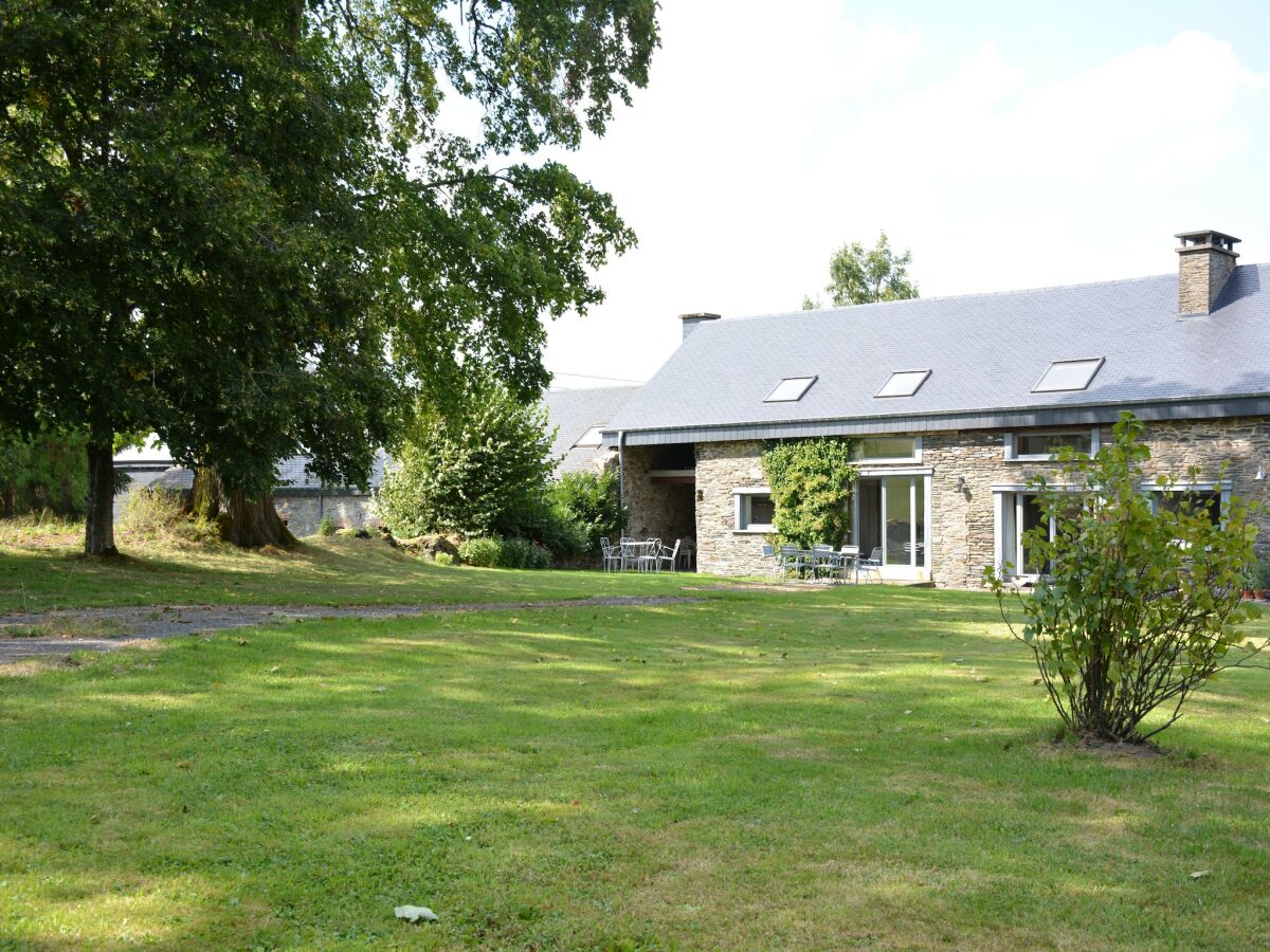 Casa de vacaciones Sainte-Ode Grabación al aire libre 1