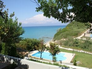 Ruime villa in Corfu aan zee - Karousades - image1