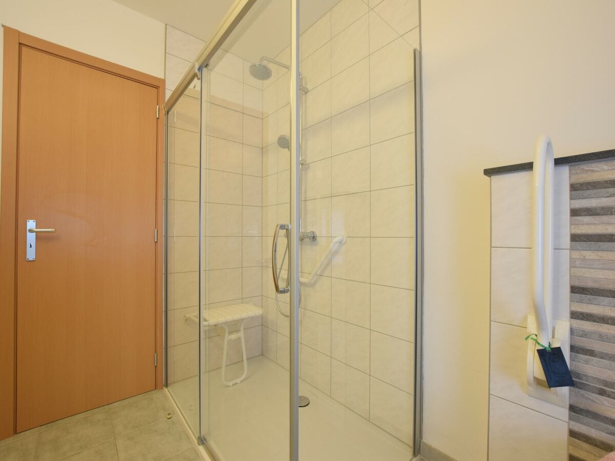 Apartment Paliseul Ausstattung 27