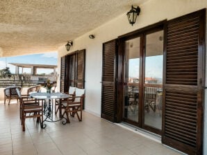 Holiday house Elegantes Ferienhaus in Avlidas Strand mit Balkon - Chalkoutsi - image1