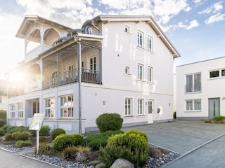 Stellplatz vor dem Haus - Villa Fabiola