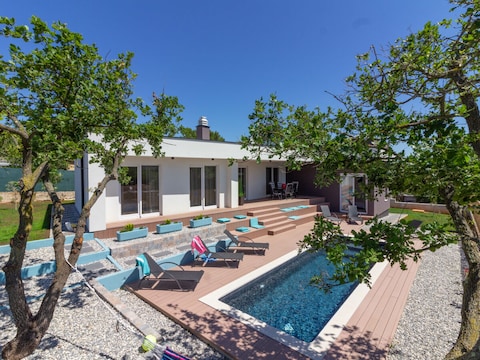 Villa Senorita mit Pool in Pula