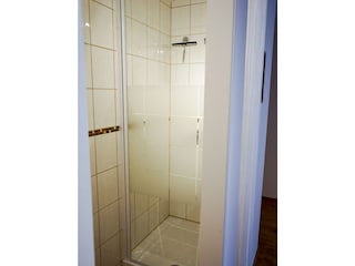 Dusche im Bad en Suite 2025