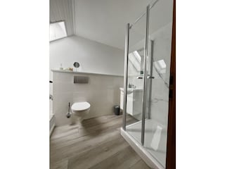 großes Bad en Suite in Schlafzimmer 3 2025