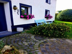 Holiday house Rustikales gemütliches Ferienhaus mit großzügigem Garten  in einer waldreichen Umgebung. - Auw near Prüm - image1