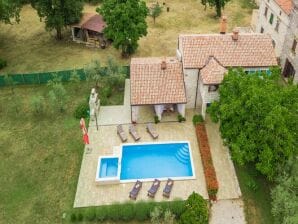 Villa a Medvidici con piscina vicino Porec