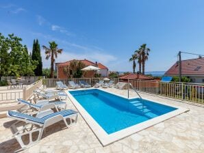 Kindvriendelijke villa met privé zwembad en zeezicht in Sumartin, eiland Brac - Sumartin - image1