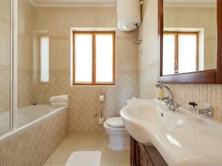 Villa Sumartin Features 19