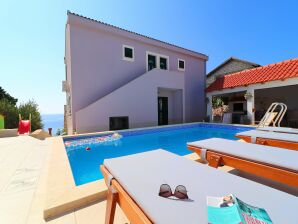 Holiday house Charmantes Ferienhaus in Cara mit Swimmingpool - Zavalatica - image1