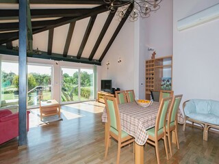 Holiday house Nin Features 15