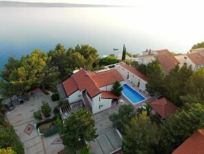 Maison de vacances spacieuse à Starigrad avec piscine - Starigrad - image1