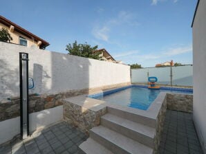 Modernes Apartment mit privatem Pool in Maslenica - Maslenica - image1