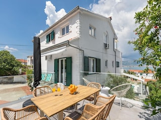 Apartment Arbanija Außenaufnahme 9