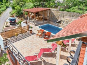 Villa a Solin con piscina privata e giardino