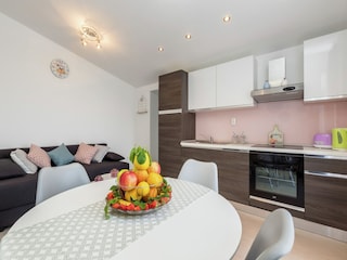 Apartment Kaštel Stari Features 19