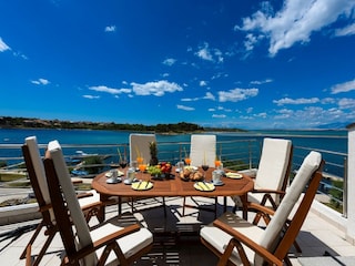 Villa Nin Outdoor Recording 4